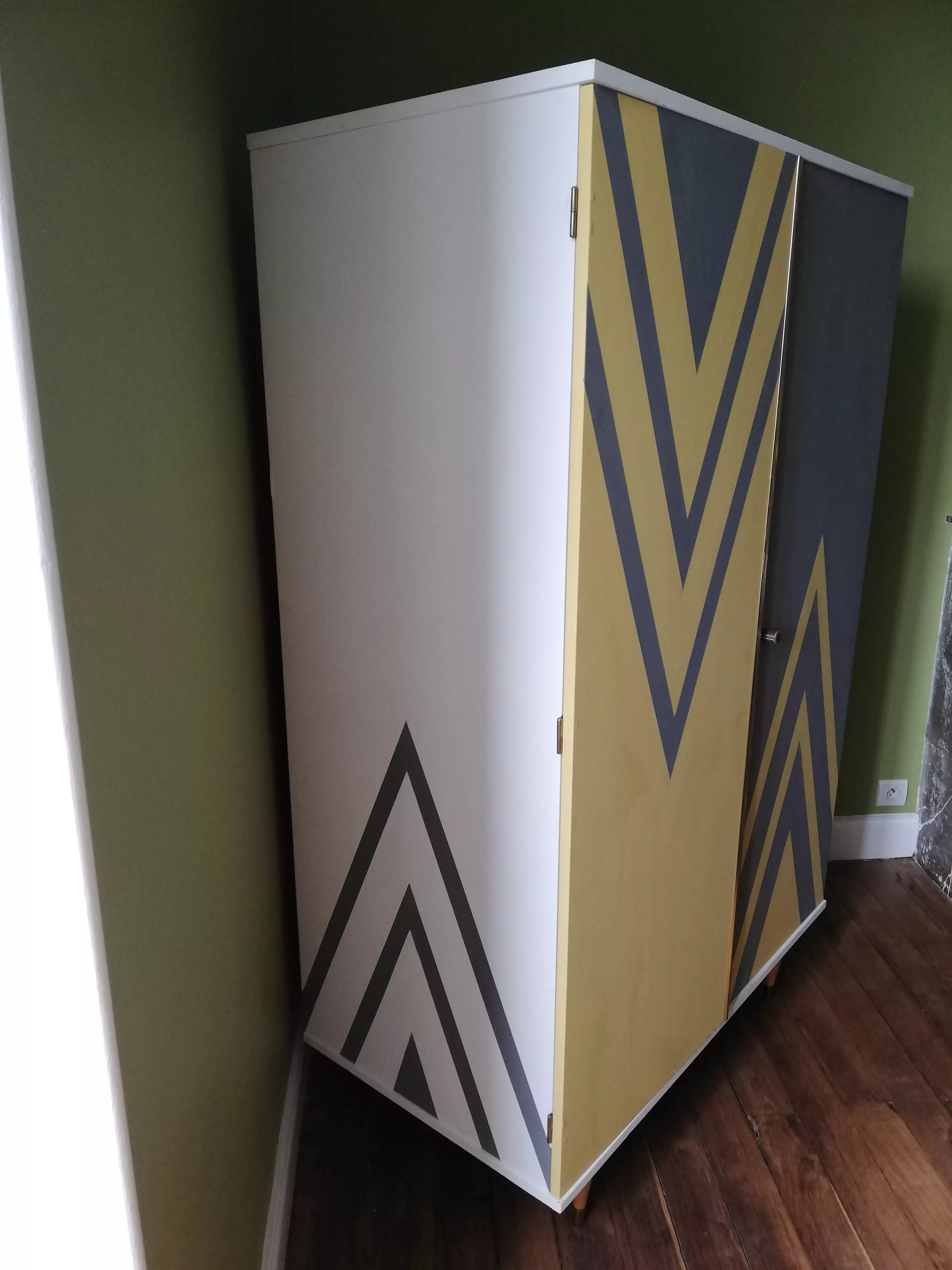 Armoire vintage relookée Selency