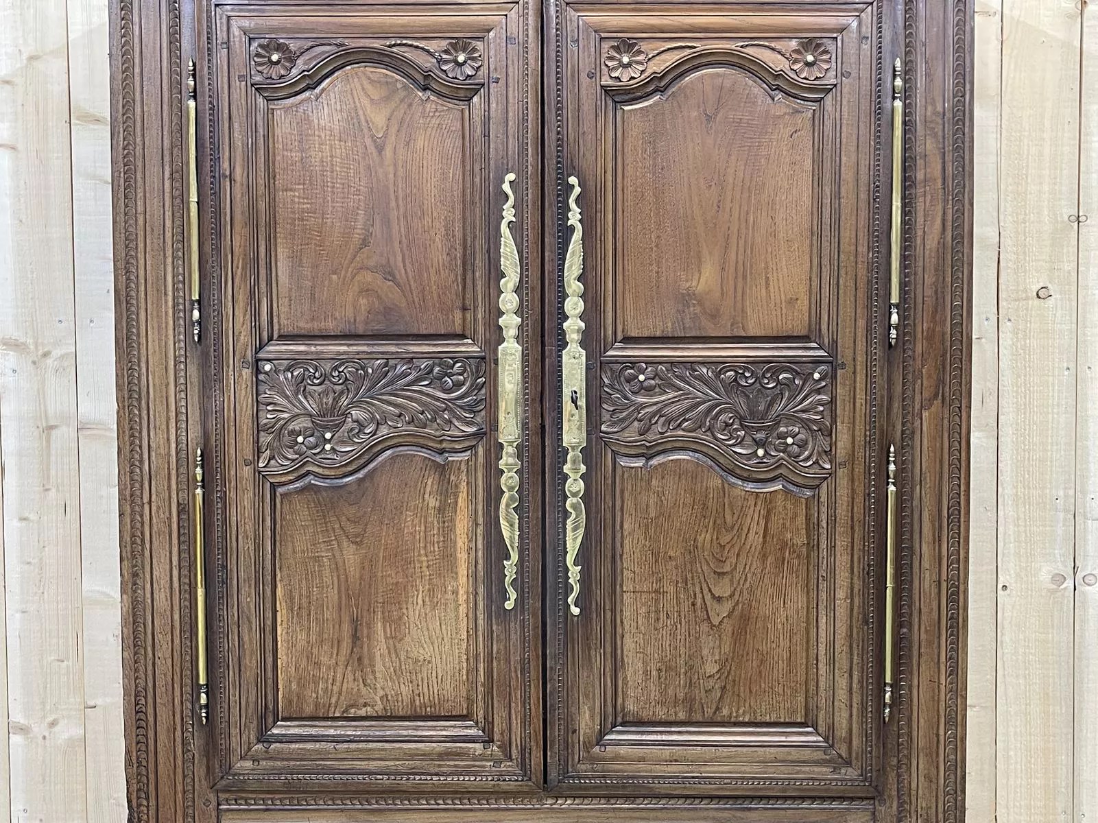 Armoire bretonne de mariage XIXème en châtaignier Selency