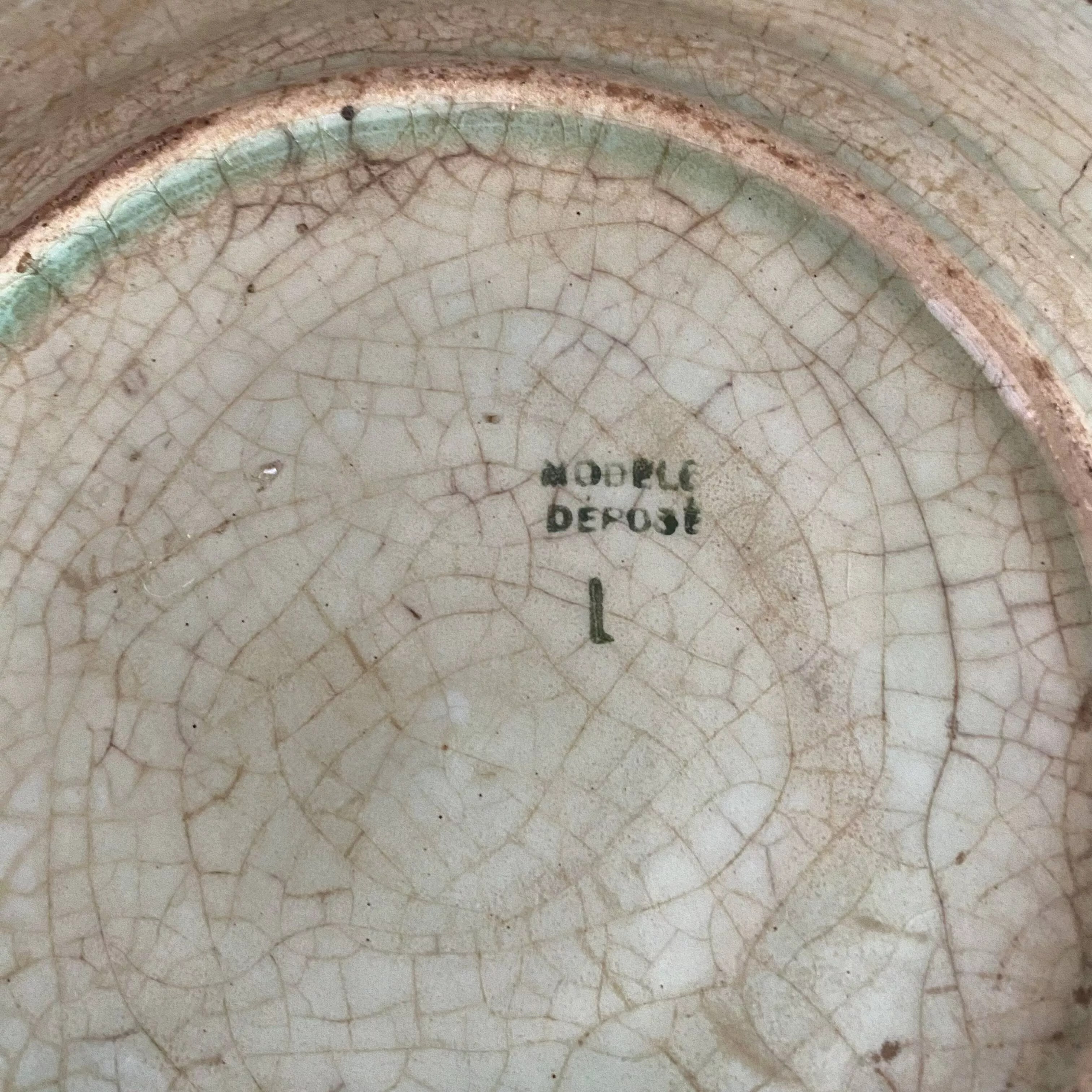 Assiette en barbotine cerises St Amand Selency