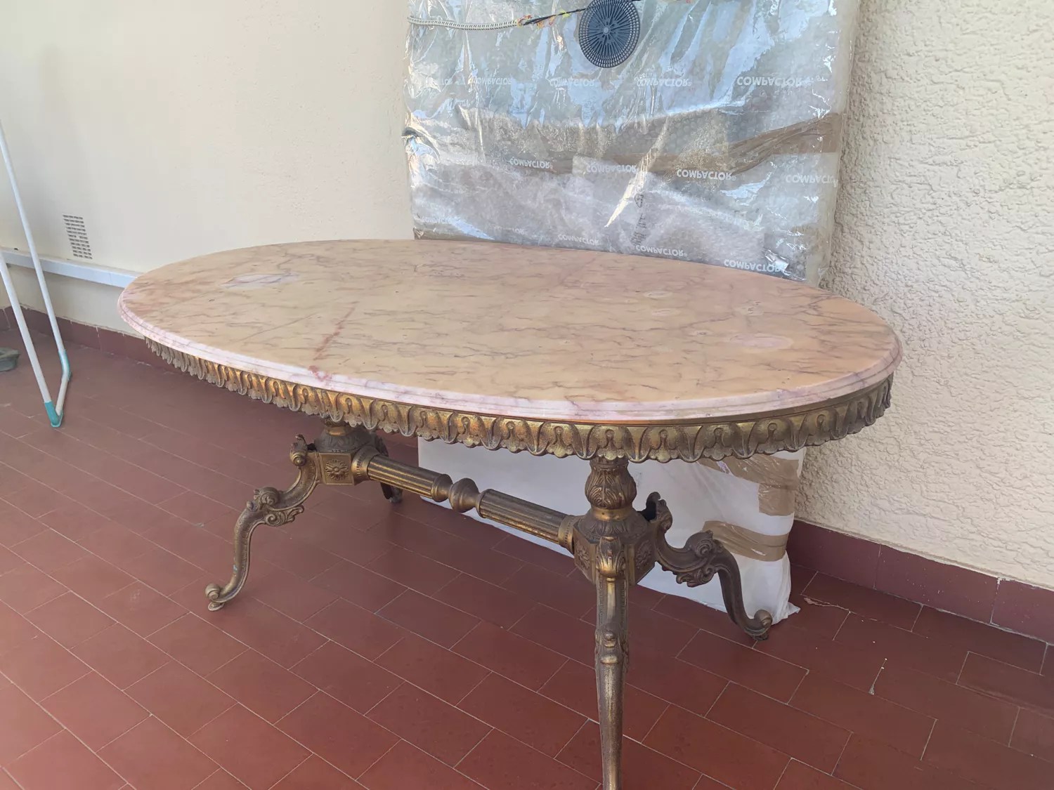 Vintage marble and brass coffee table Selency