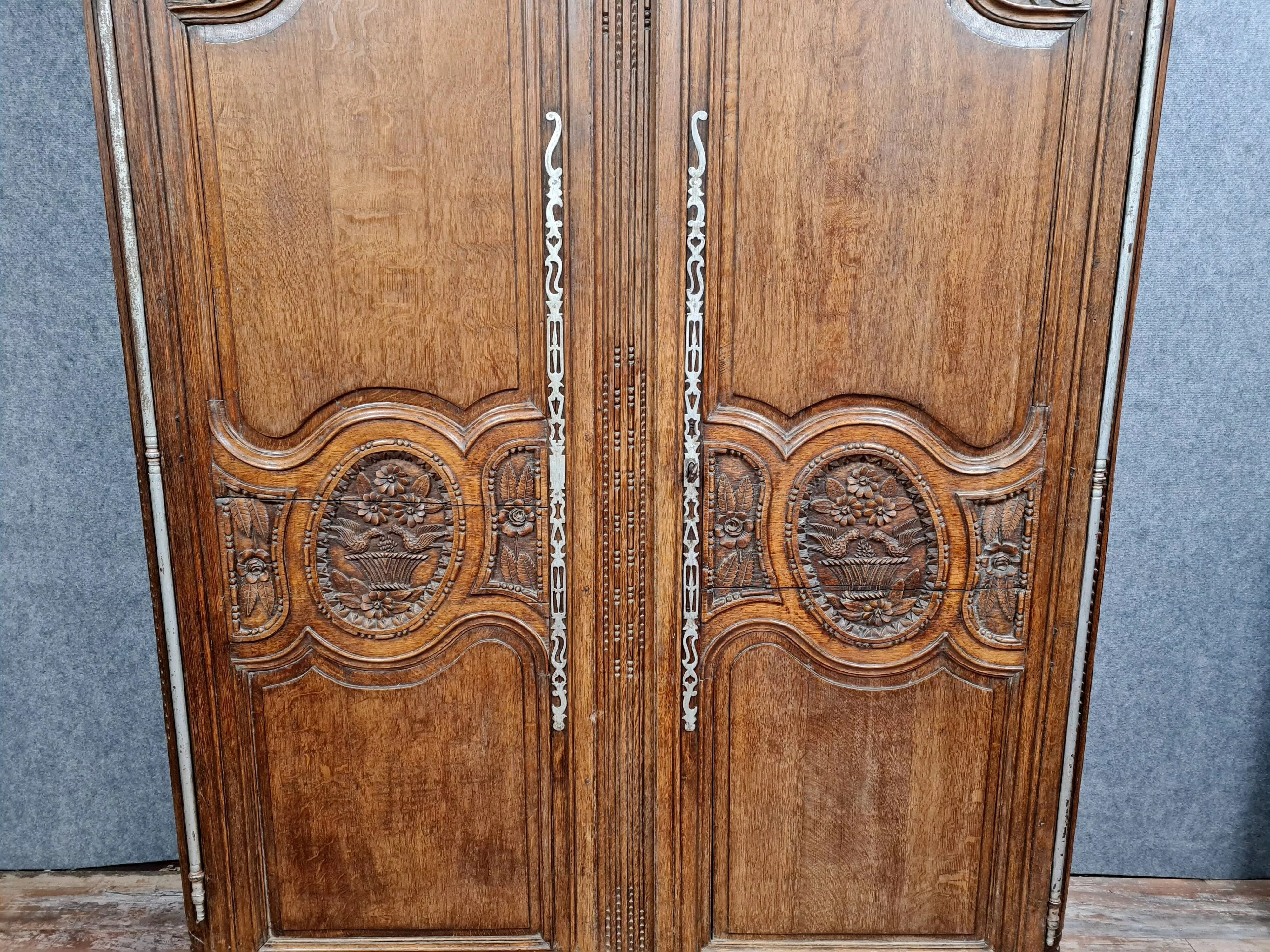 Armoire de mariage Normande de Vire en chêne maillé dit merrain époque