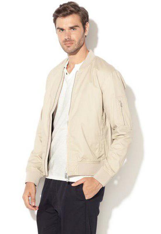Мужская куртка бомбер zara jack&jones — цена 390 грн в каталоге Куртки
