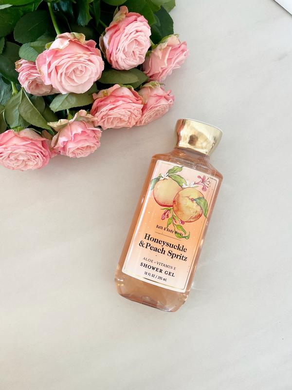 Гель для душа bath and body works honeysuckle peach spritz — цена 330