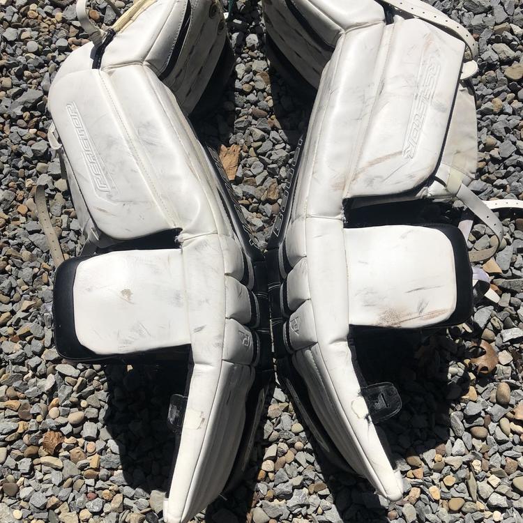 White Used 35" Bauer Reactor 4000X Goalie Leg Pads 200 on SidelineSwap