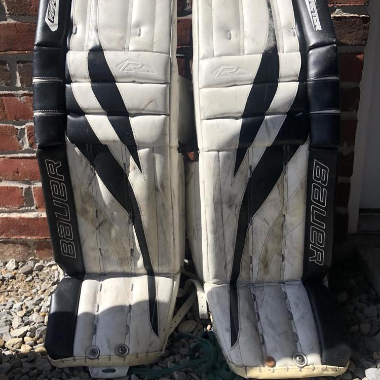 White Used 35" Bauer Reactor 4000X Goalie Leg Pads 200 on SidelineSwap