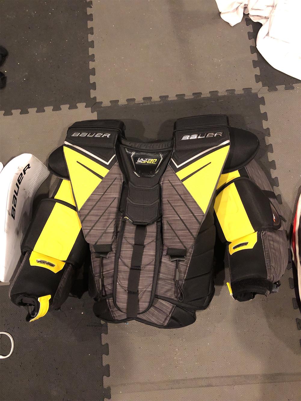 Used Medium Bauer Ultrasonic Goalie Chest Protector SidelineSwap