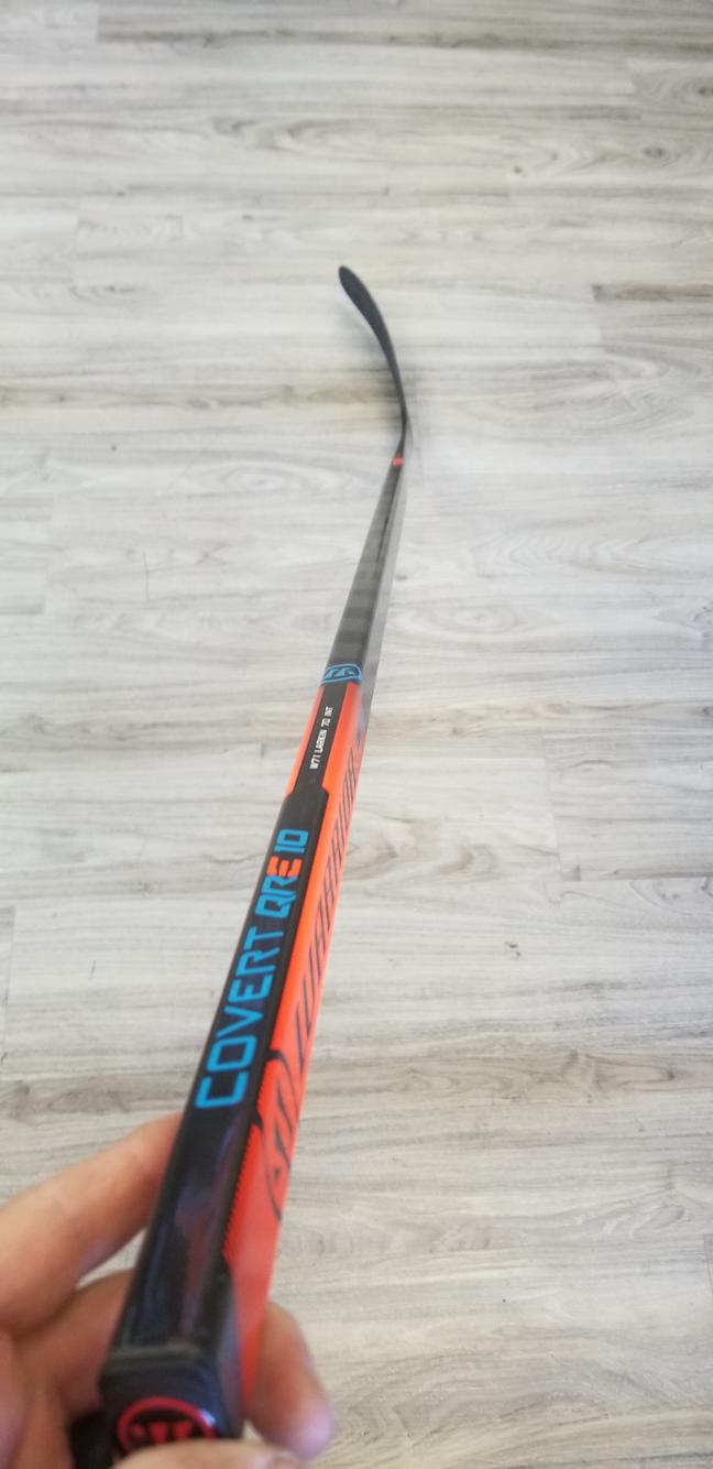 New Intermediate Warrior right Handed Covert QRE10 Hockey Stick W71