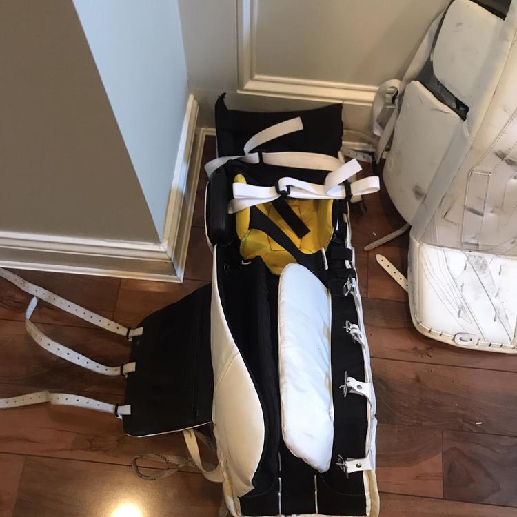 NEW USED ONCE White Senior 34" Bauer Supreme one90 Goalie Leg Pads