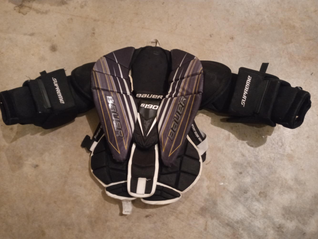 Used Intermediate Small Bauer Supreme S190 Chest and Arm Protector