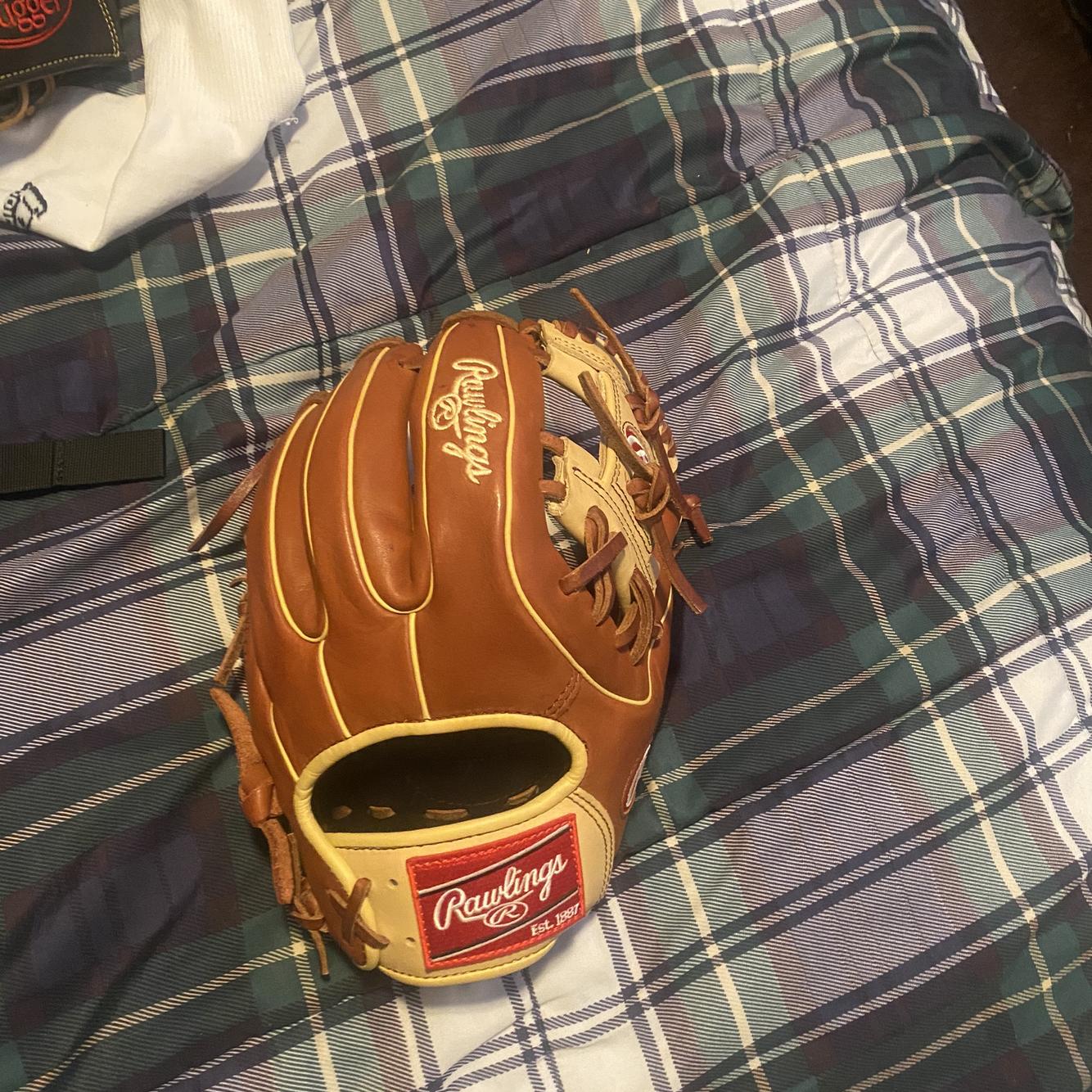Brown High School/College Infield Gold Glove Elite 11.5" Baseball Glove SidelineSwap