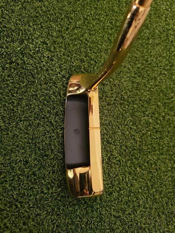 24K Gold Plated Putter by Celebrity Golf Club,With Leather Stitched