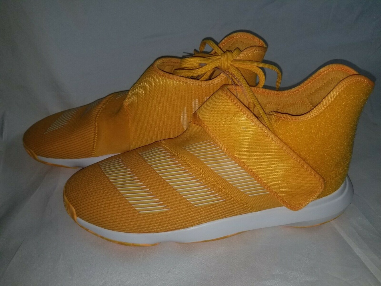 New Adidas CLU 600001 Men's Basketball Shoes Yellow Size 12.5