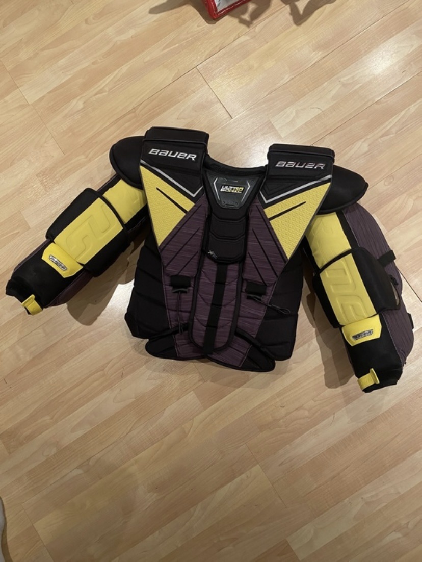 Used Small Bauer Pro Stock Supreme UltraSonic Goalie Chest Protector SidelineSwap