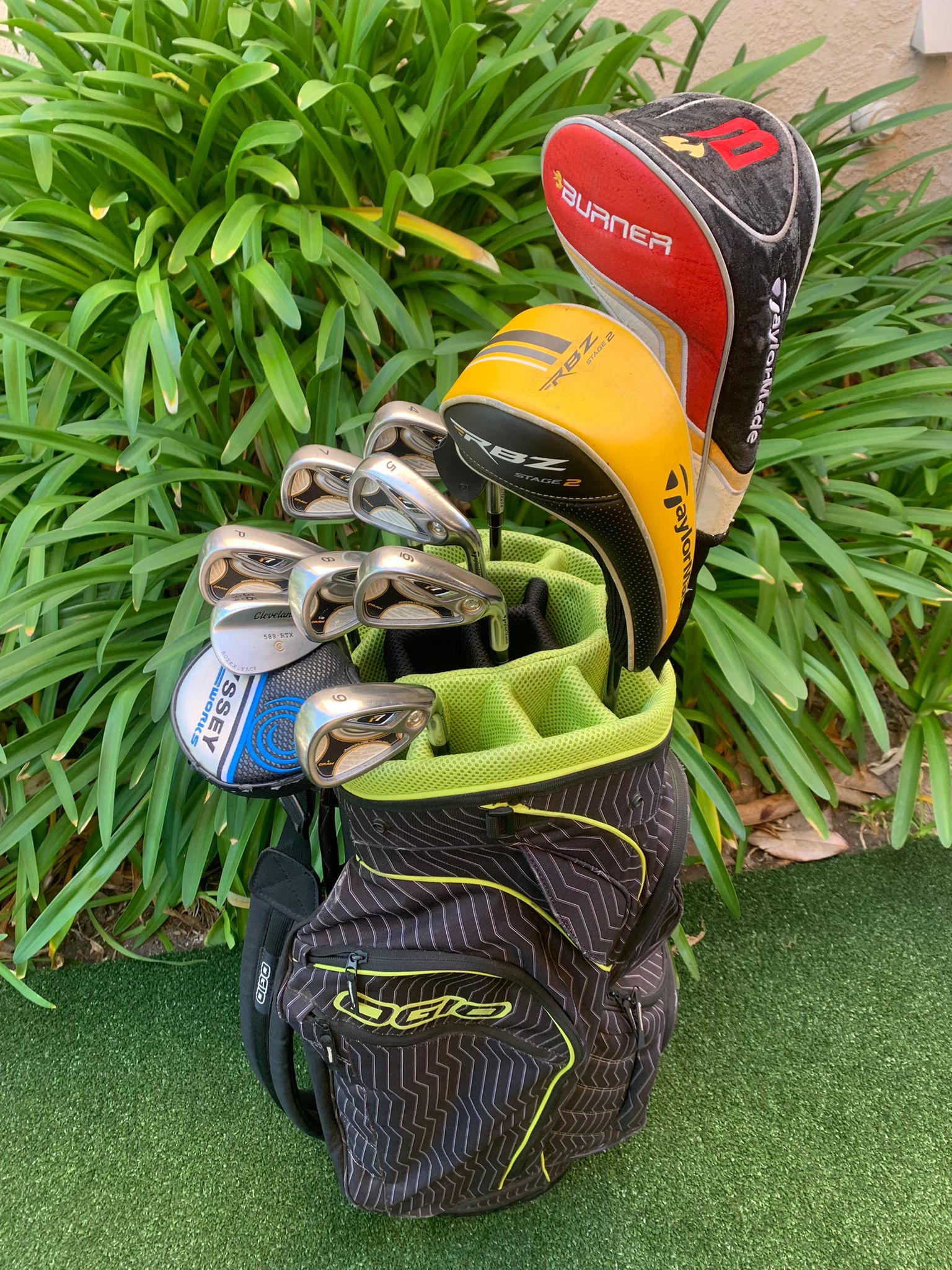 Complete Golf Set RH TaylorMade r7 Woods & Irons, Ogio Cart Bag Very