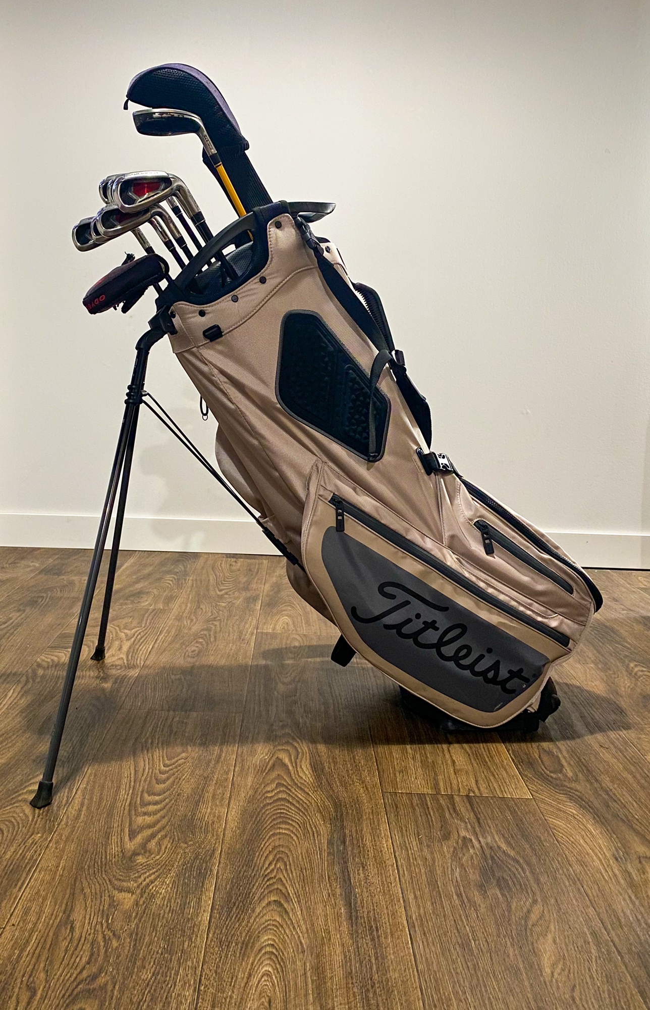 Titleist Hybrid 14 Golf Stand Bag (2020) SidelineSwap