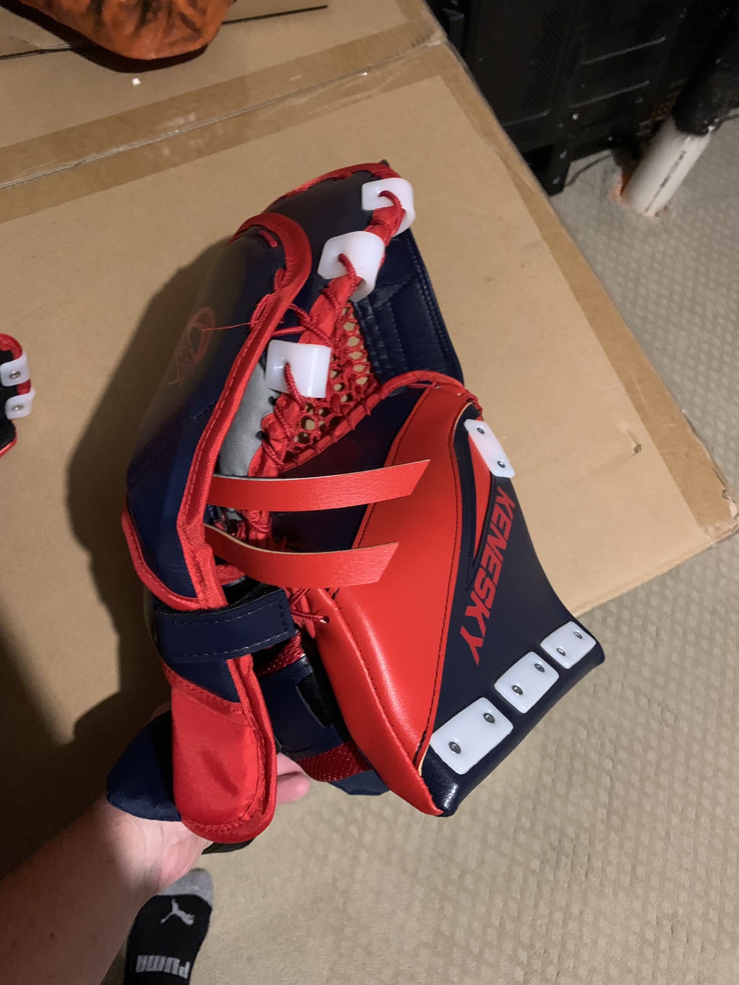 Custom Kenesky Ball Hockey Sr. Blocker/Trapper ComboFull RightNew