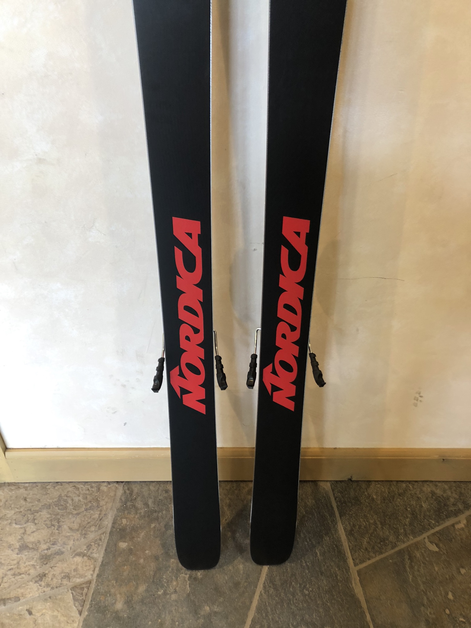 2022 Nordica ENFORCER 94 Skis With Tyrolia Bindings 186cm 1101459
