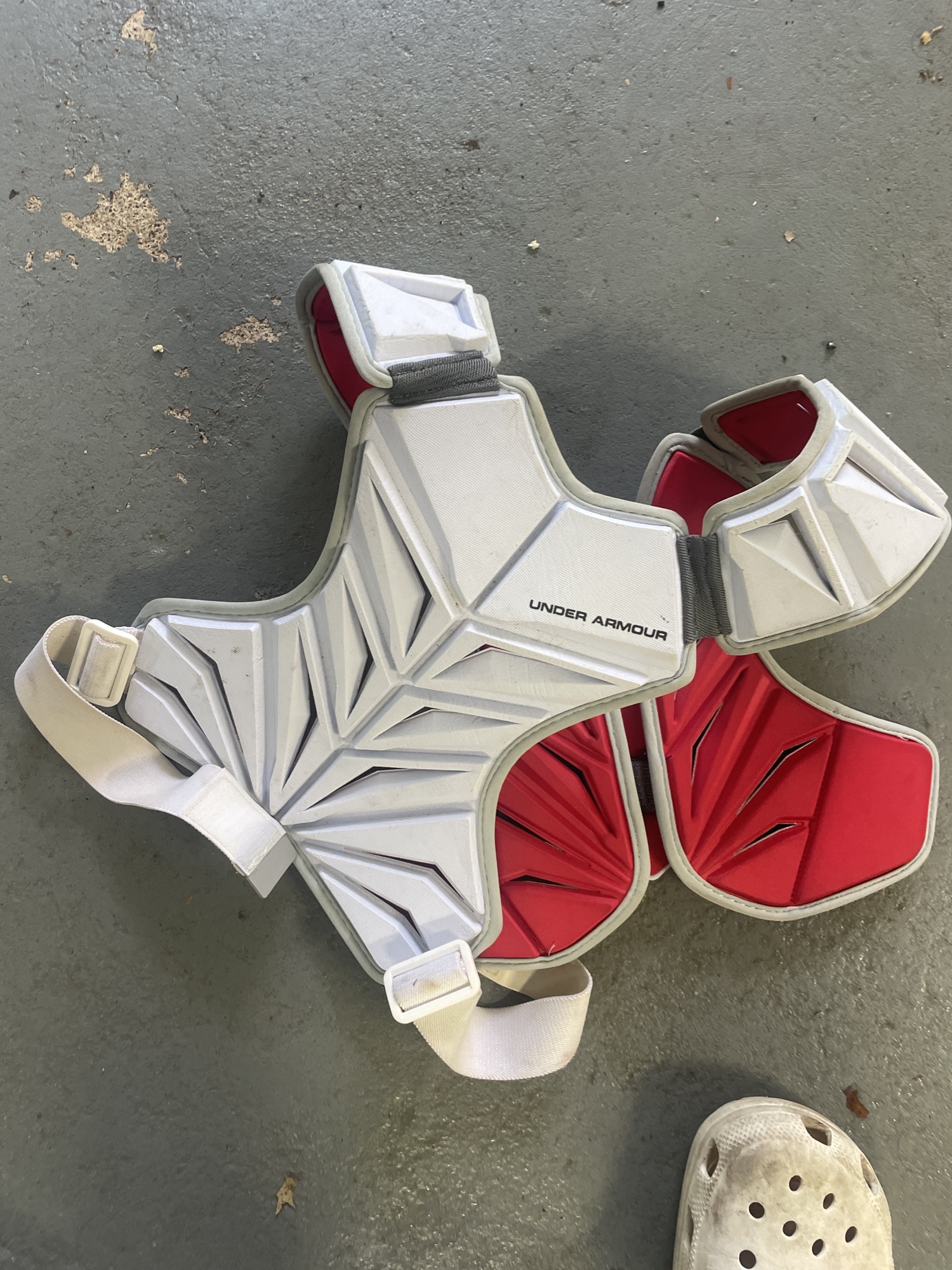 Used Medium Under Armour Revenant Shoulder Pads SidelineSwap