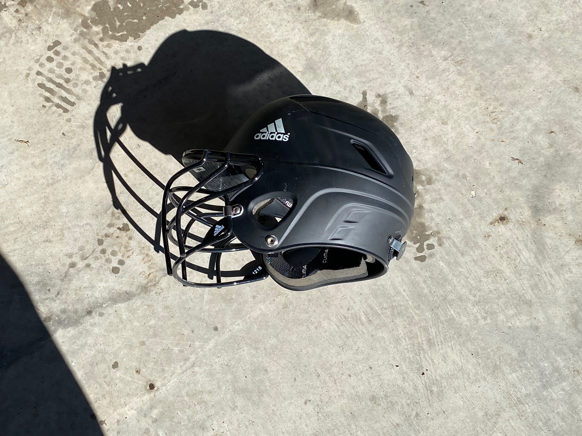 Adidas incite baseball/softball helmet SidelineSwap