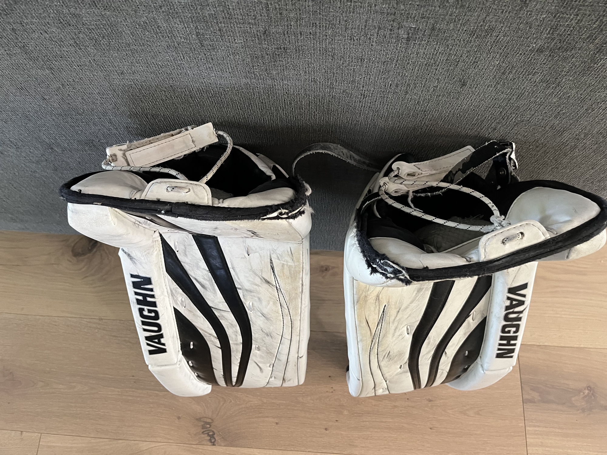 White 26" Vaughn Ventus SLR Jr Goalie Leg Pads SidelineSwap