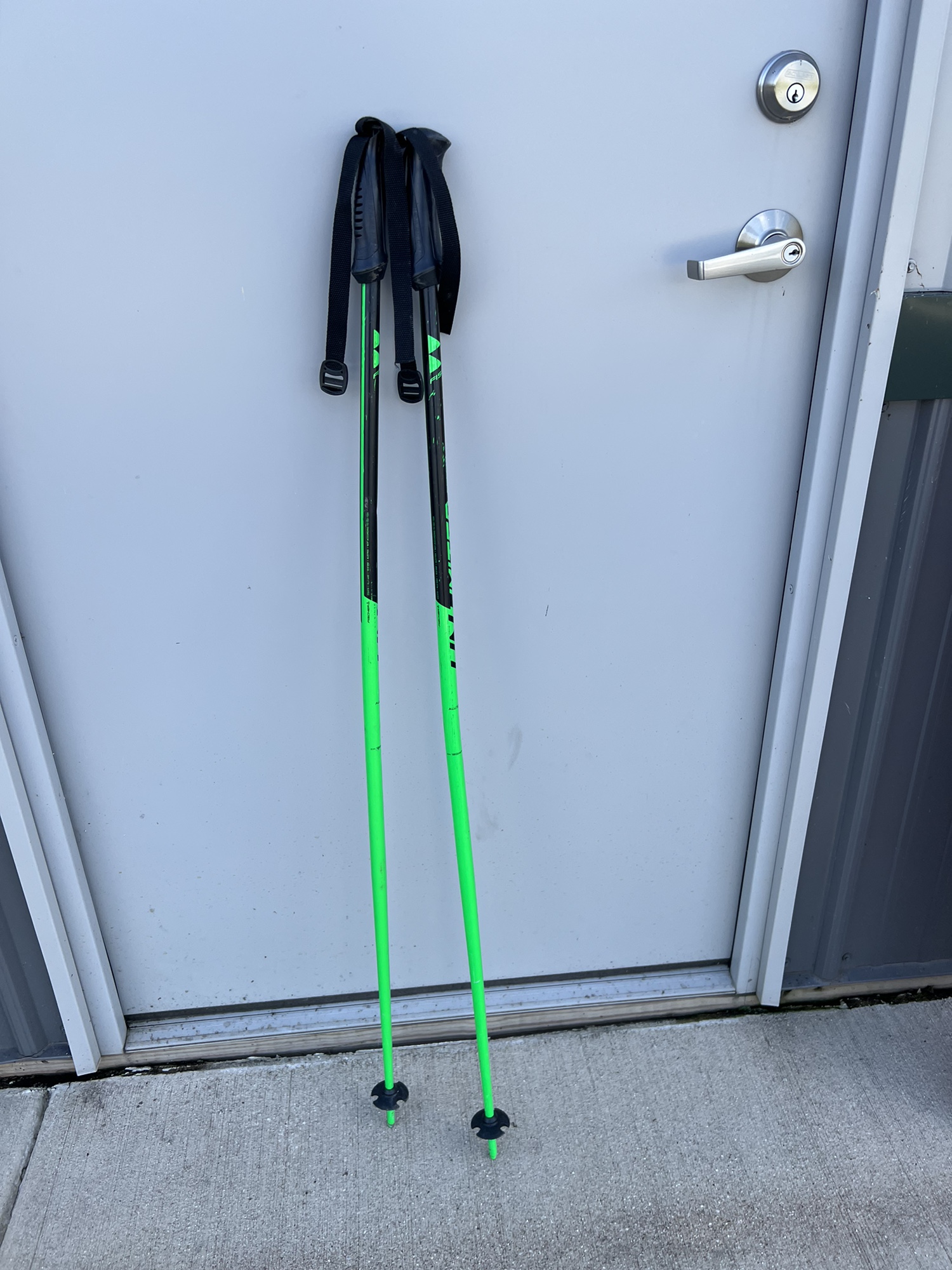 Used 48in (120cm) All Mountain Unlimited Green Ski Poles SidelineSwap