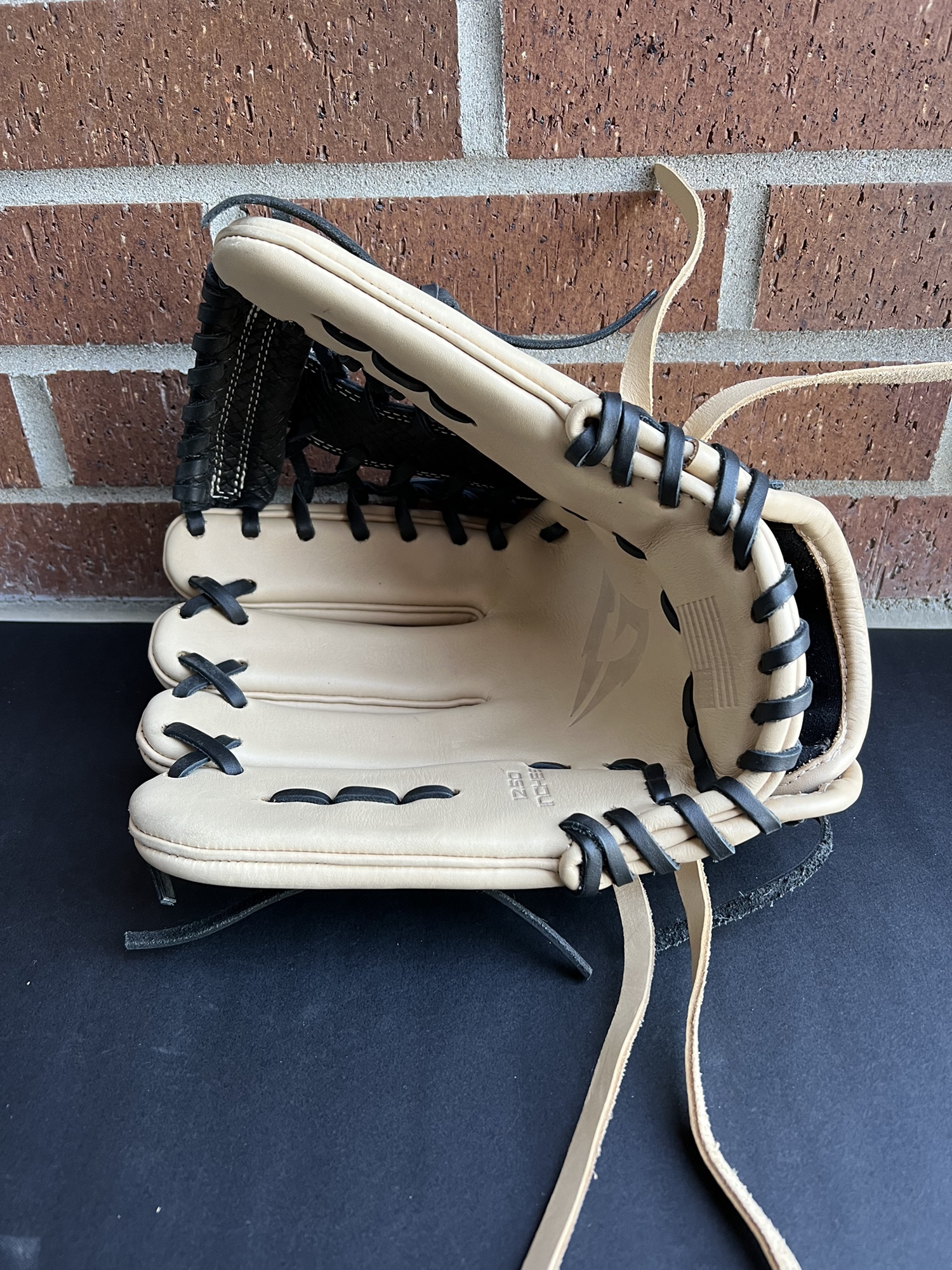 Goin Yard Gloves New Outfield 12.5" Pro series Baseball Glove