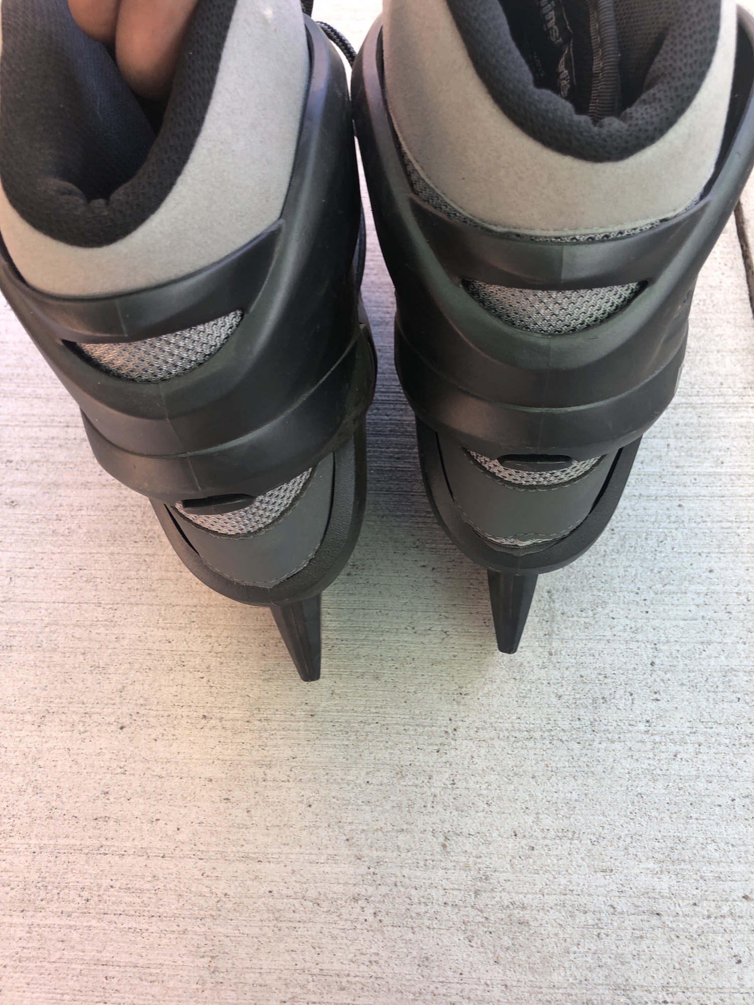 Used Junior L.L. Bean ADJUSTABLE Rec Skates (Regular) Size 1.0