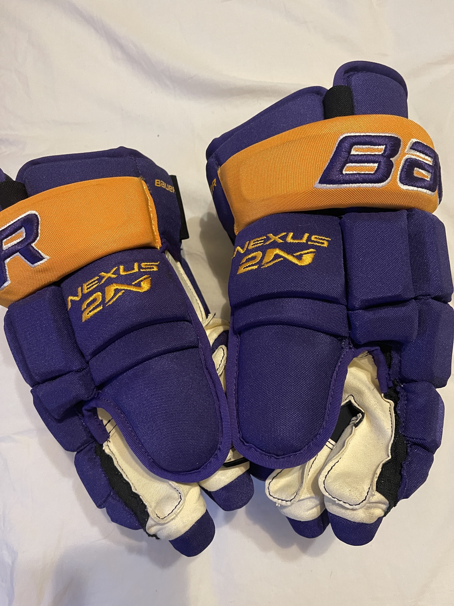 LA Kings Game Used Pro Stock Reverse Retro Lemieux Hockey Gloves 14