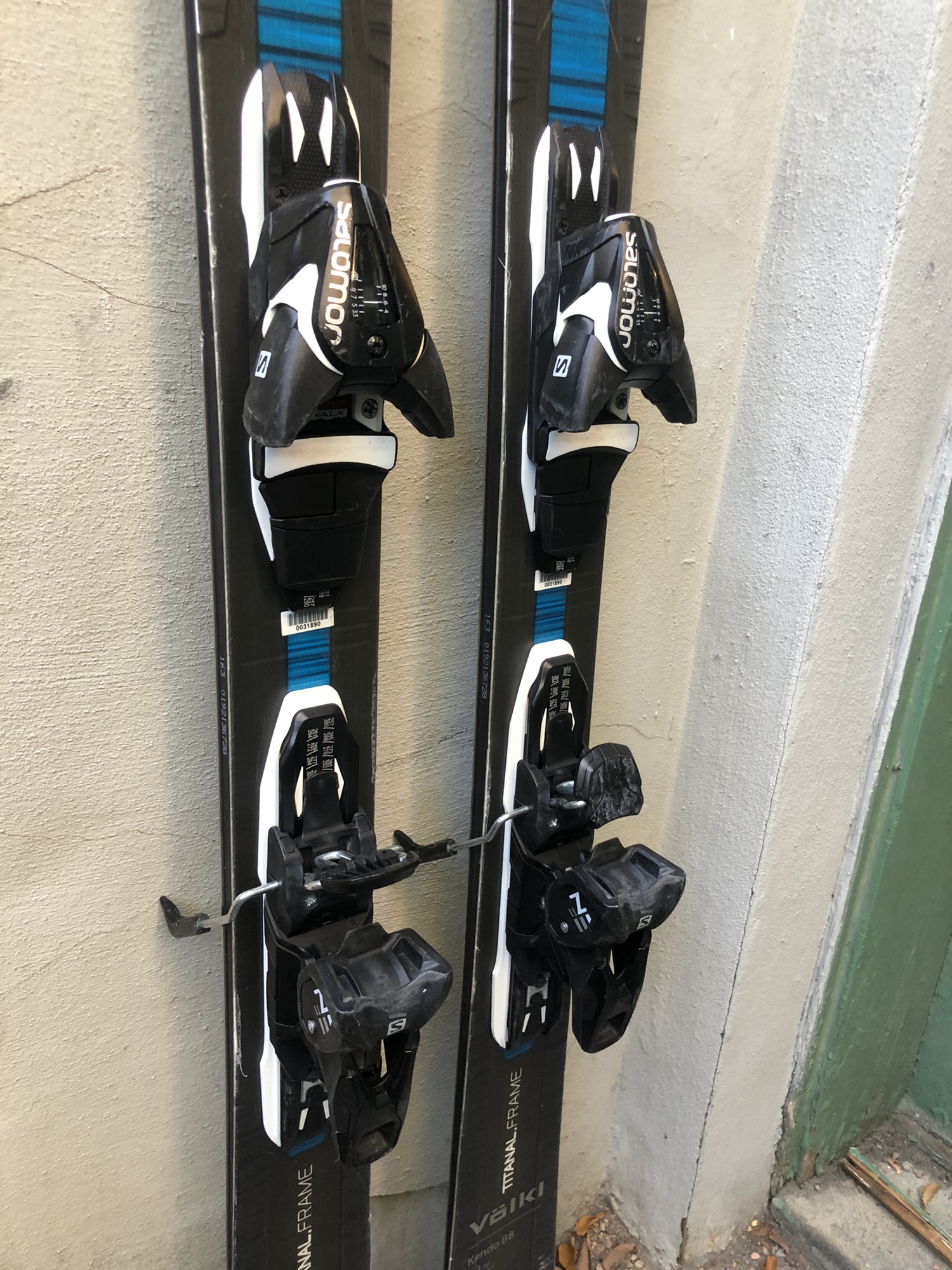 Volkl Kendo 88 163cm with Adjustable Salomon Gripwalk Bindings