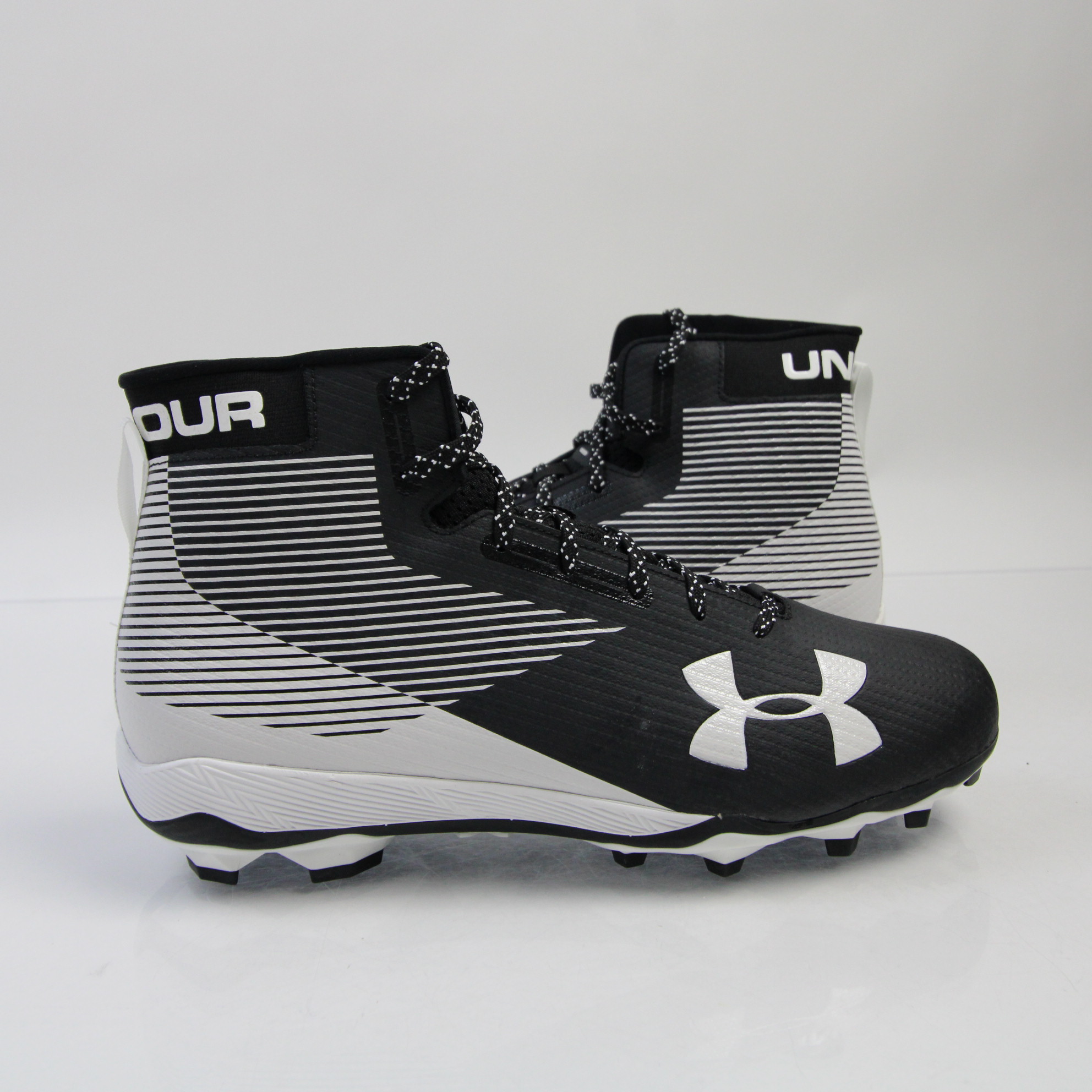 Under Armour Football Cleat Men's Black/White New with Defect 14
