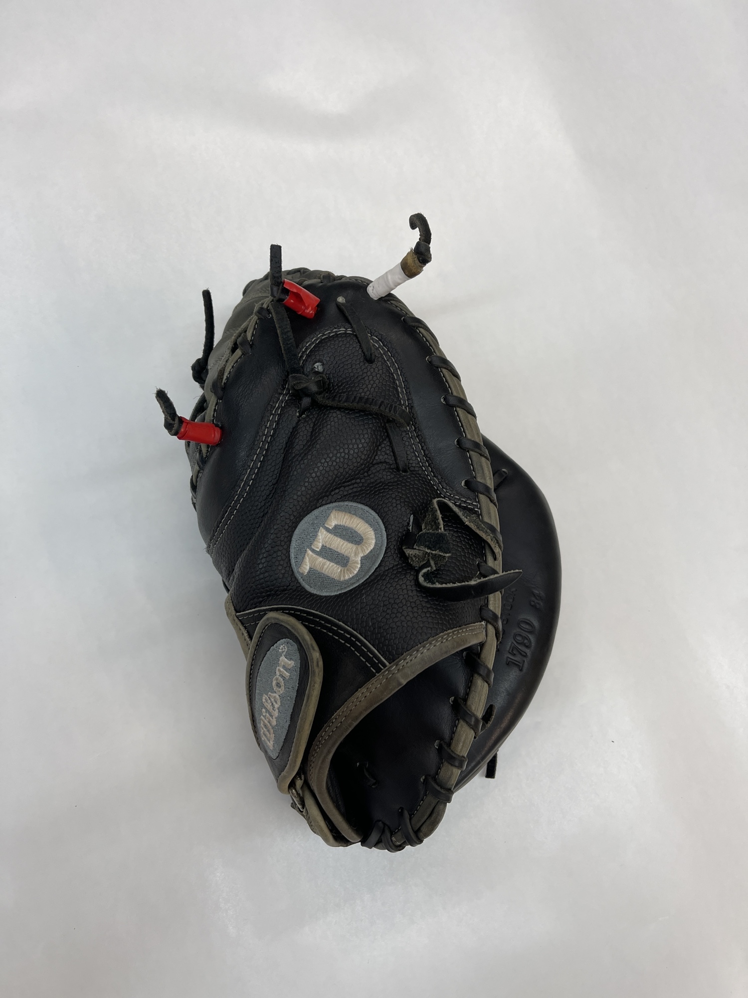 Catcher's 34" A2000 Baseball Glove SidelineSwap