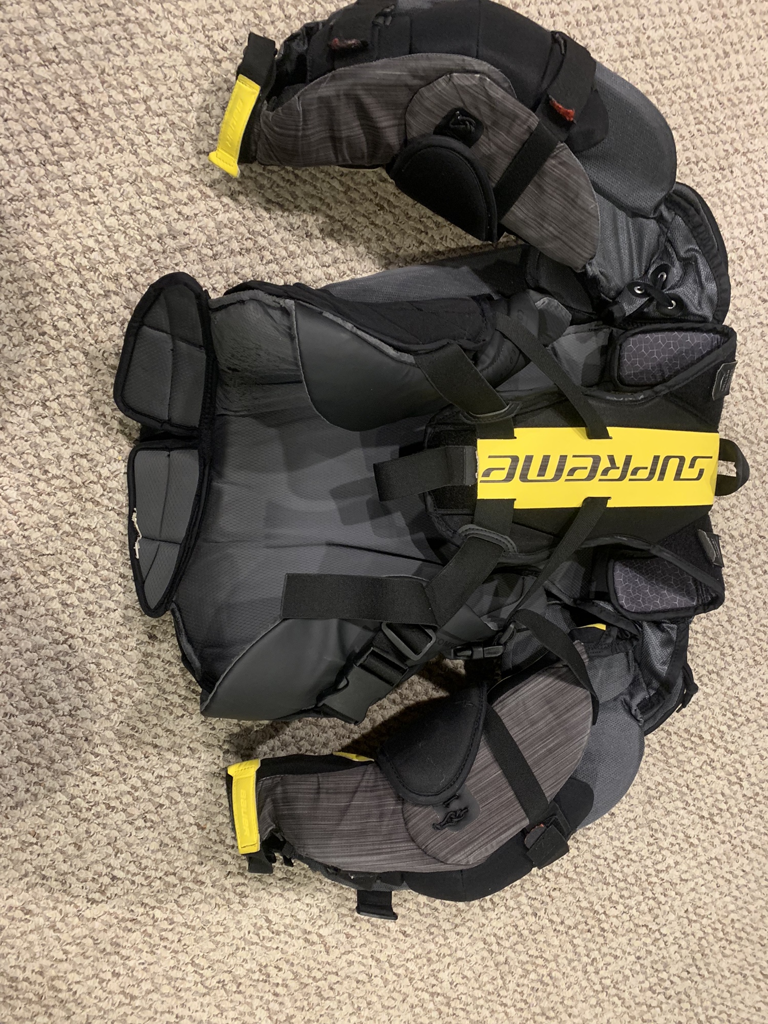 Used Medium Bauer Supreme UltraSonic Goalie Chest Protector SidelineSwap