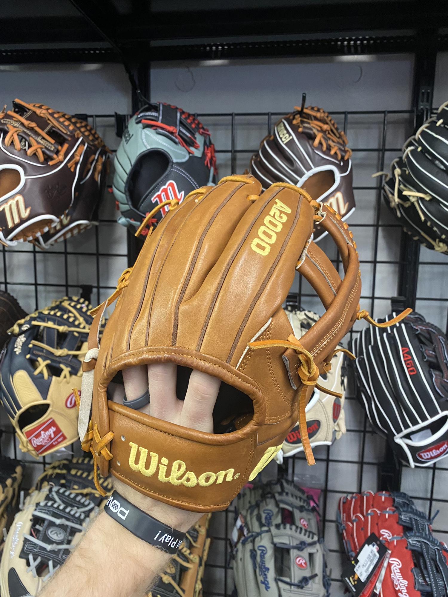 Wilson A2000 EL3 11.75" Pro Issue Baseball Glove SidelineSwap