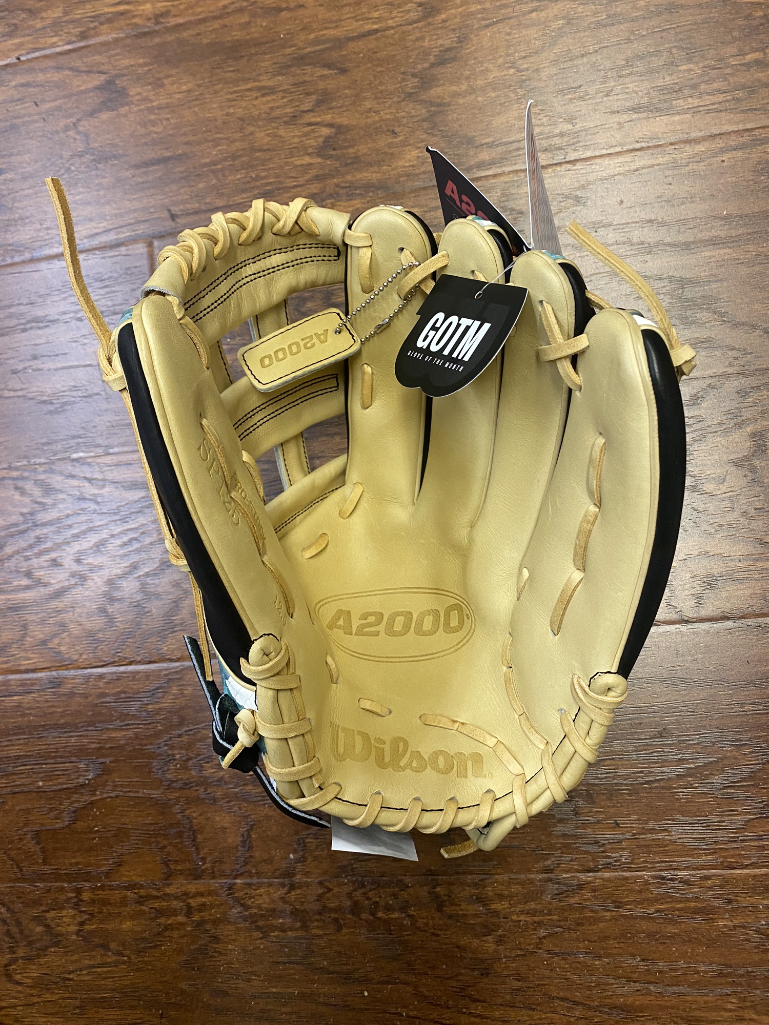 Wilson A2000 SP125 12.5” Slowpitch Softball Glove. November 2021 GOTM