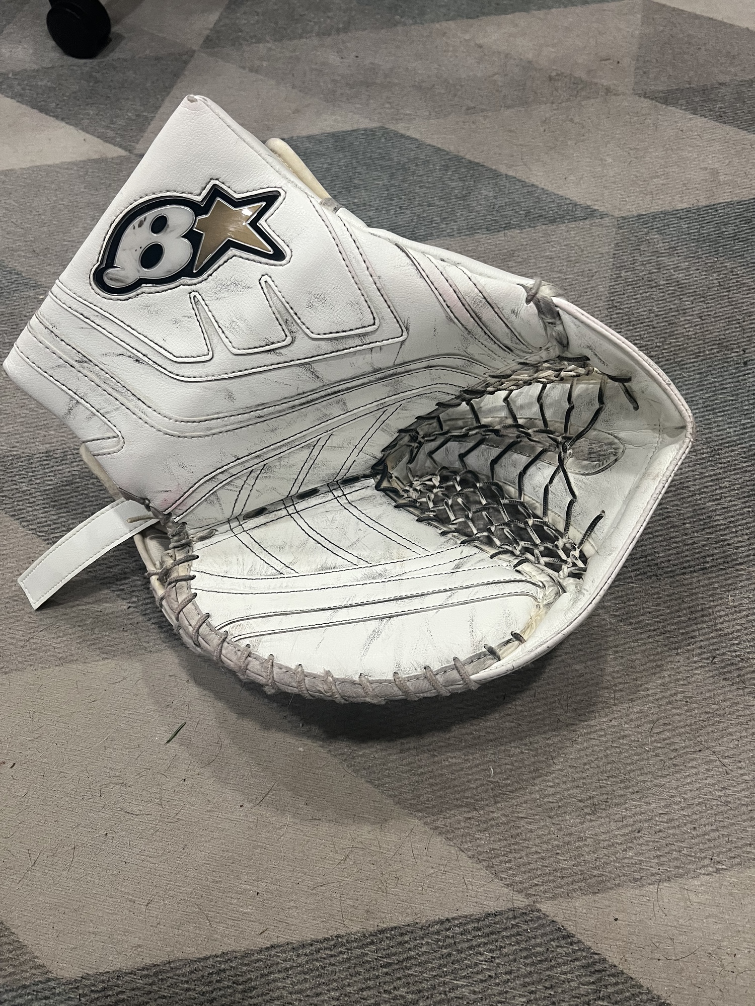 Used Brian’s X Senior glove SidelineSwap