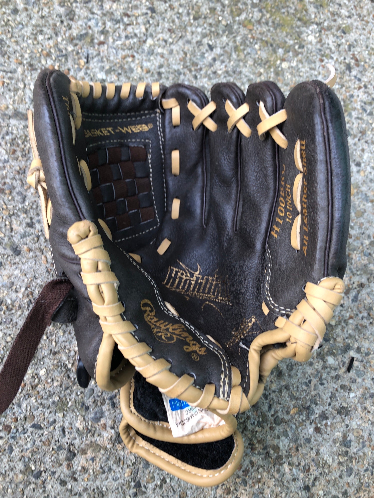 Used Rawlings Highlight Series Right Hand Throw Infield Baseball Glove