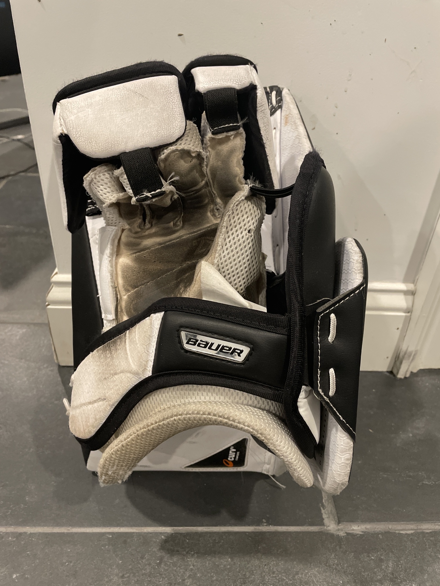 Used intermediate Vapor 2X Goalie glove and Blocker SidelineSwap