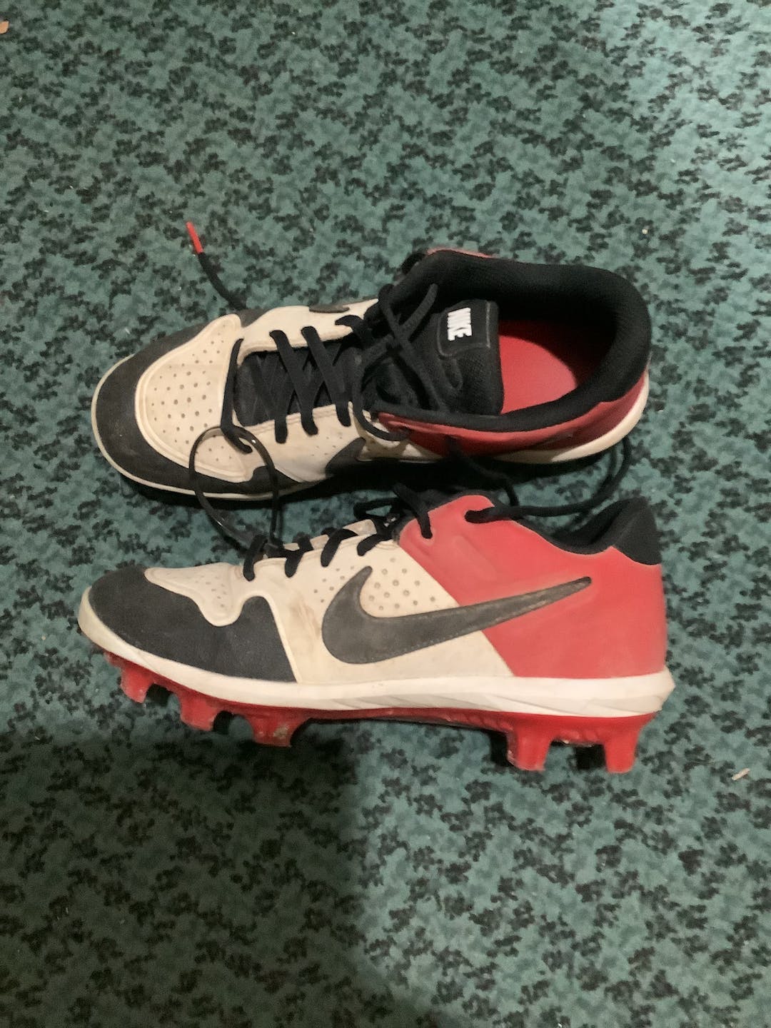 Used Nike Youth 06.0 Football Cleats SidelineSwap