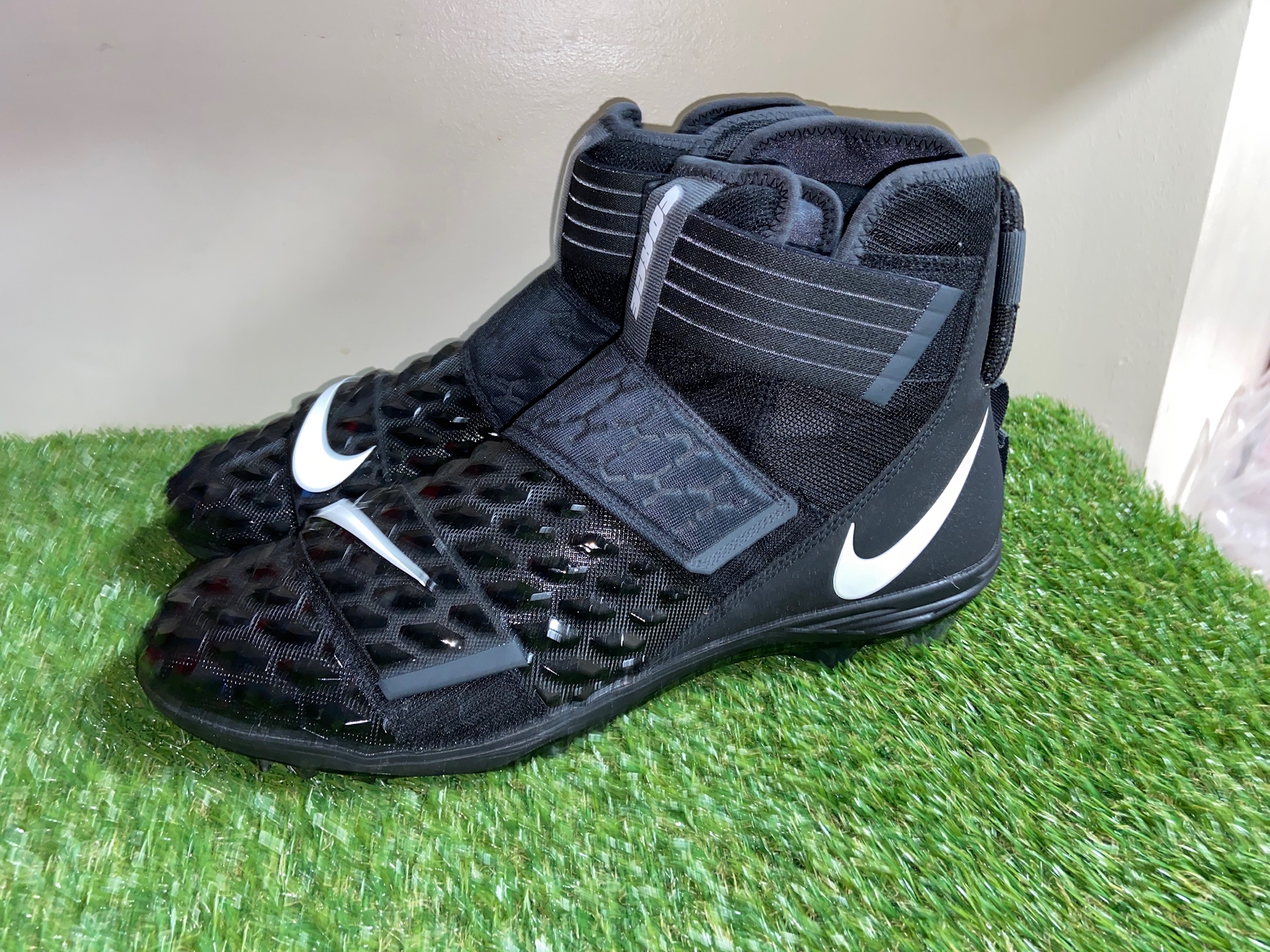 *SOLD* Nike Force Savage Elite 2 Football Cleats Black White AH3999001
