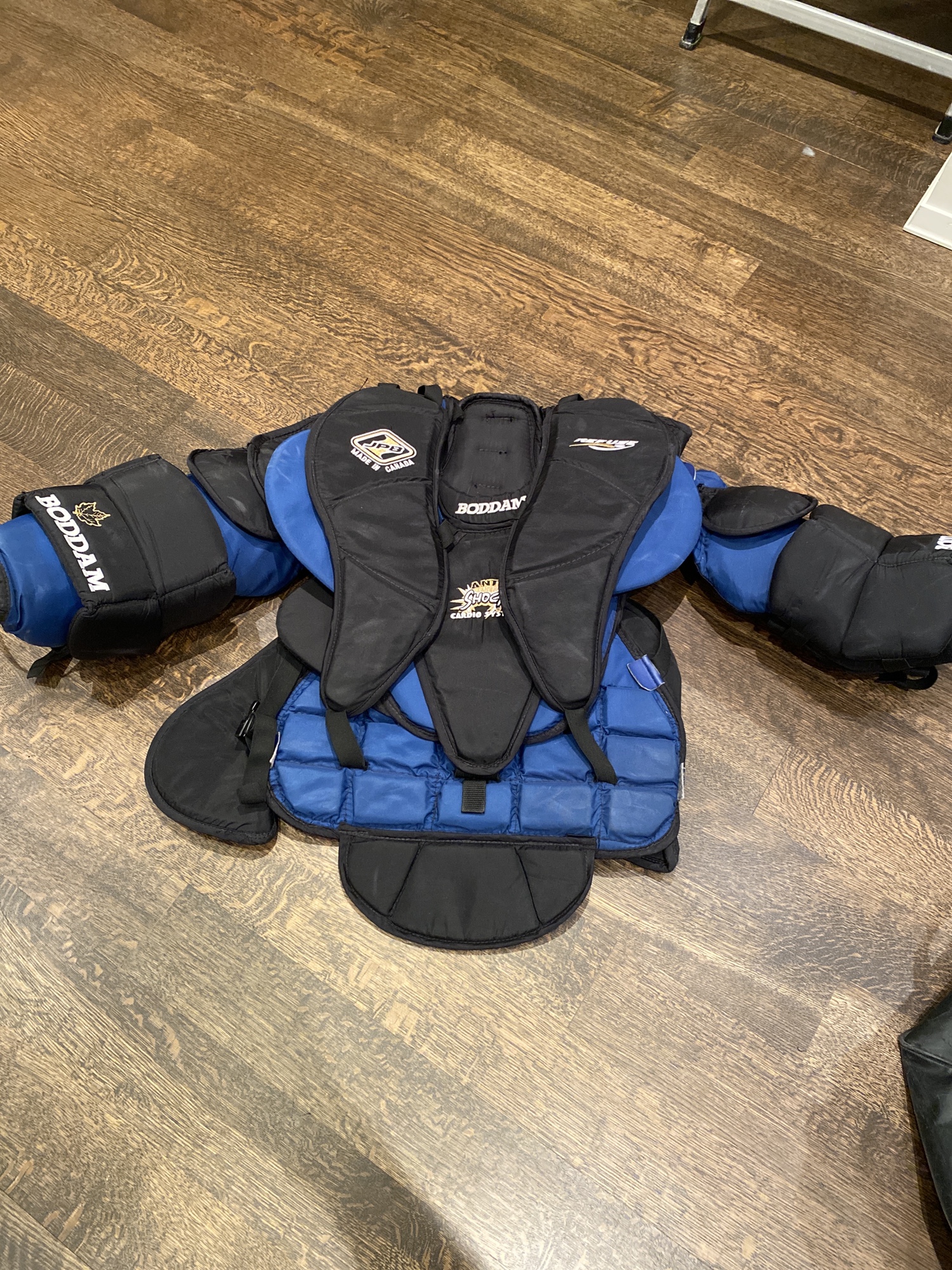 Used Medium Boddam anty shock Goalie Chest Protector SidelineSwap