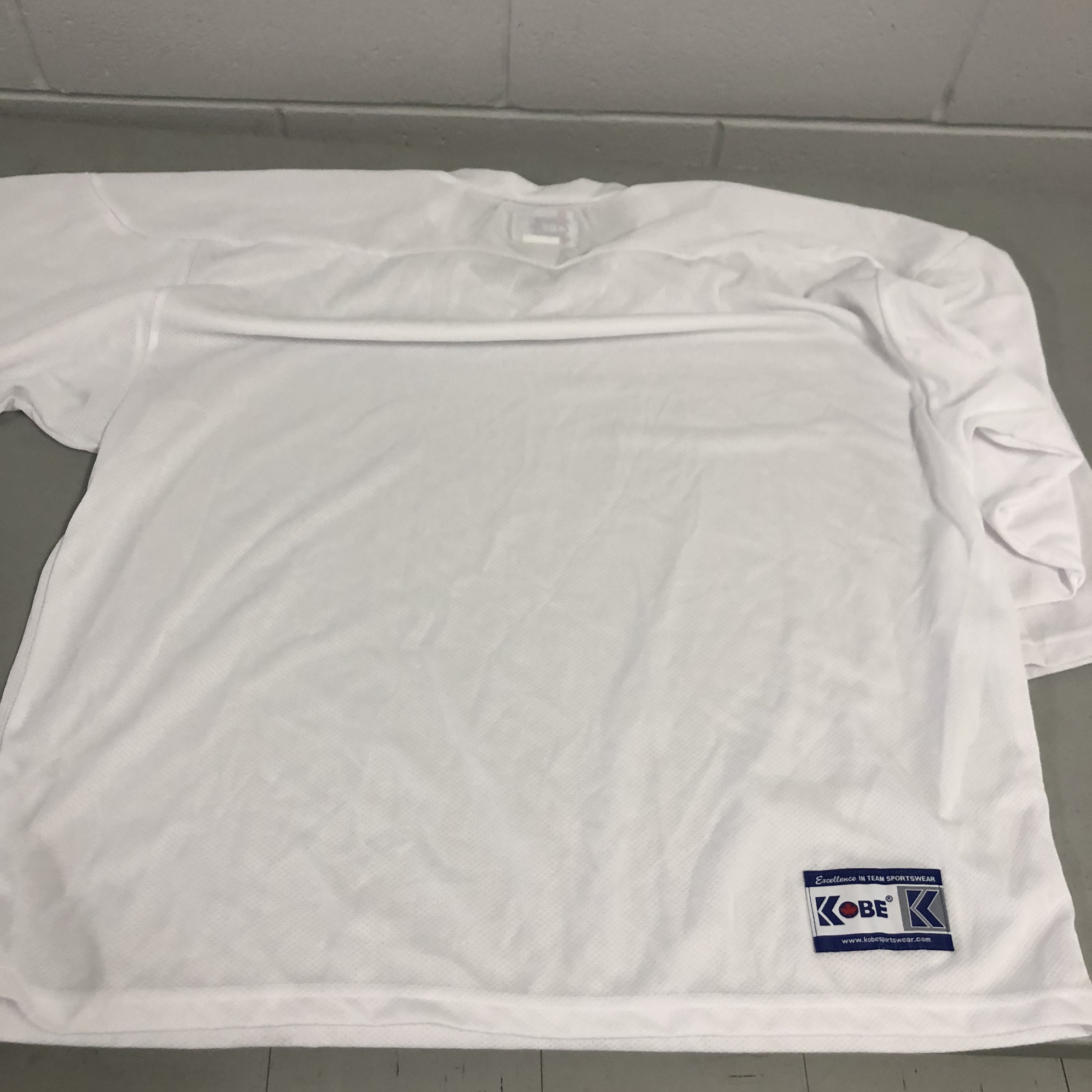 NEW White mens XXL practice jersey SidelineSwap