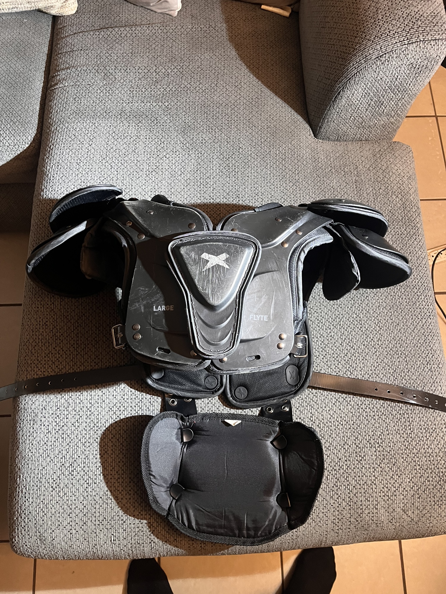 Youth Small Xenith Flyte Shoulder Pads SidelineSwap