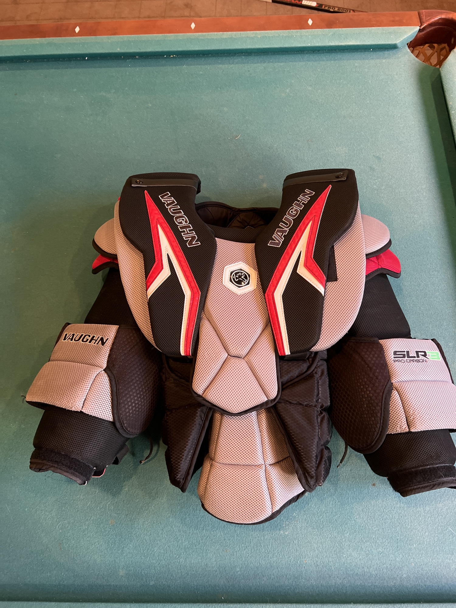 Used XL Vaughn SLR3 Pro Carbon Goalie Chest Protector SidelineSwap