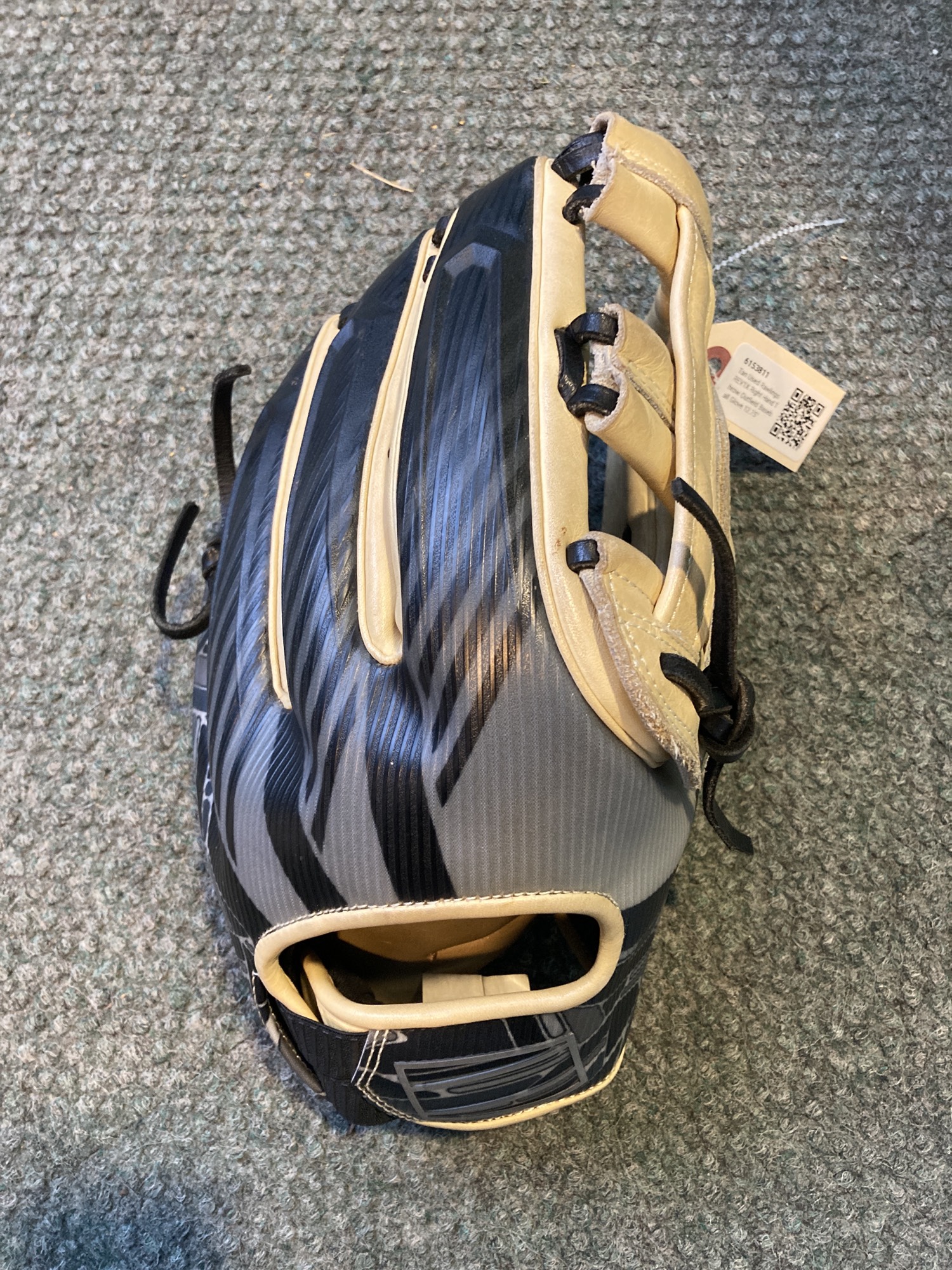 Tan Used Rawlings REV1X Right Hand Throw Outfield Baseball Glove 12.75