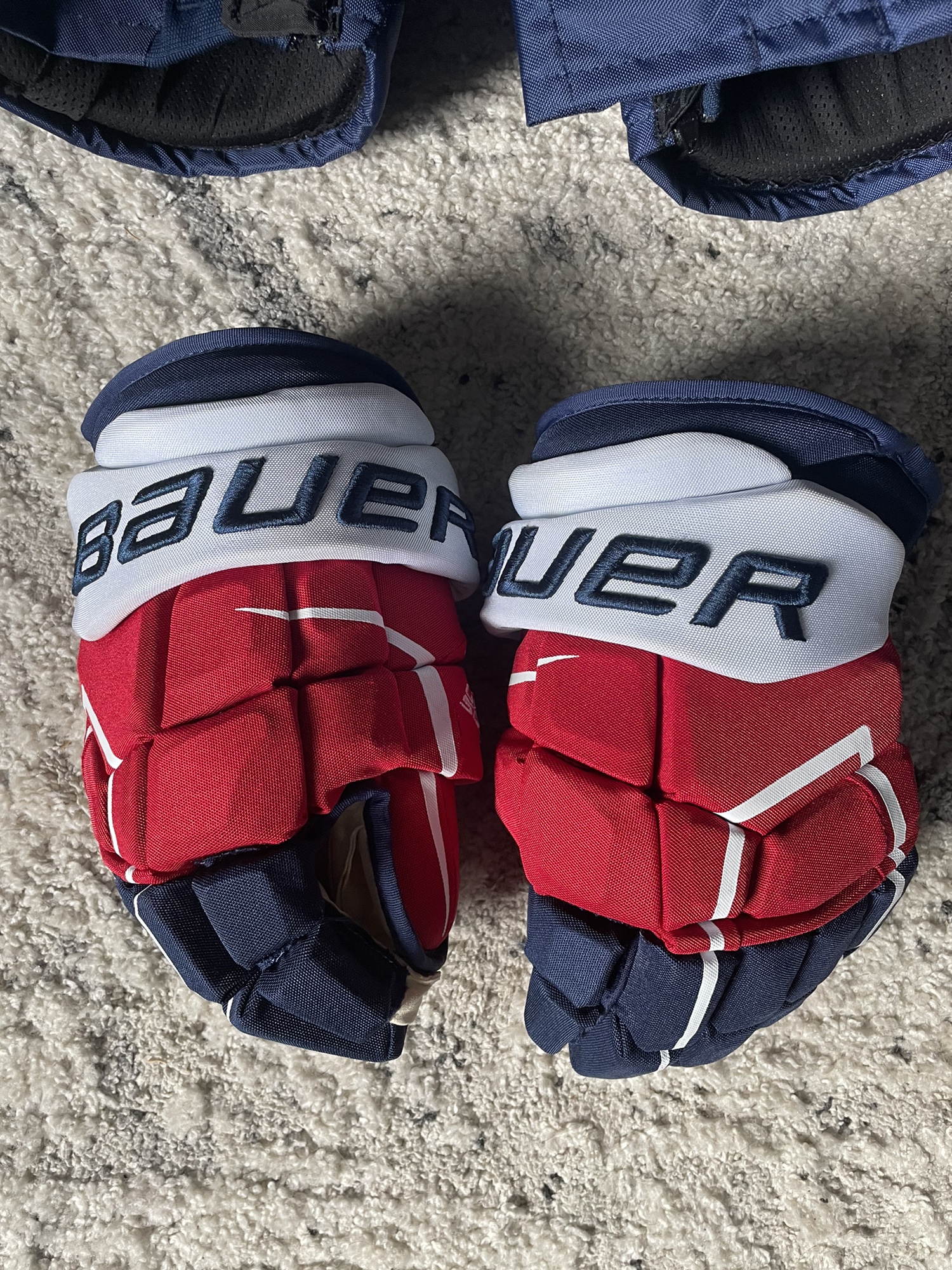 Washington Capitals Bauer Nexus pants and Ultrasonic Gloves Pro Stock