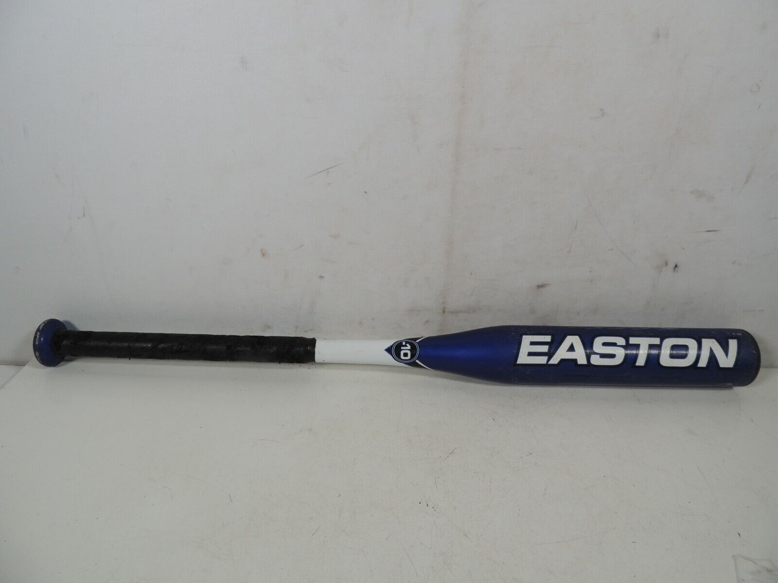 Easton TYPHOON 10 Fastpitch Softball Bat 27", 17oz, 2 1/4" (SK60B) SidelineSwap