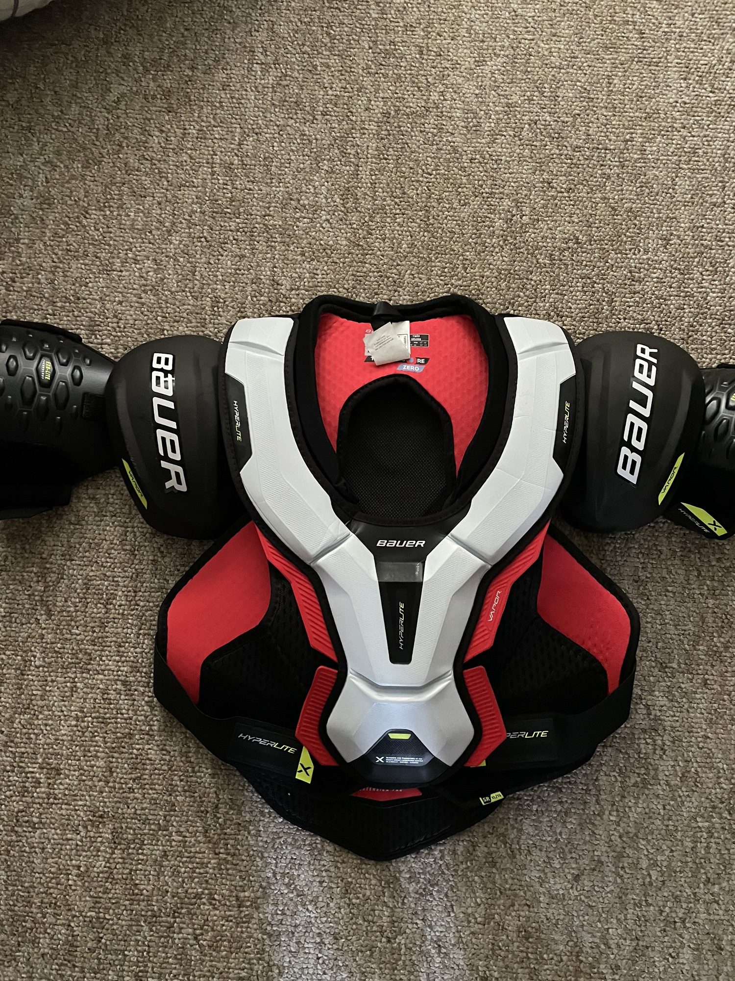Used Extra Large Bauer Vapor Hyperlite Shoulder Pads SidelineSwap