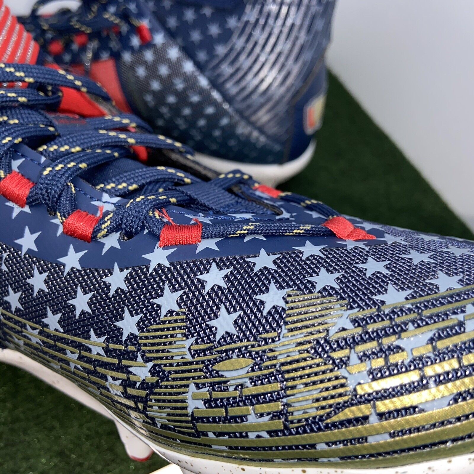 New Men's Size 11 Molded Football Cleats Under Armour High Top