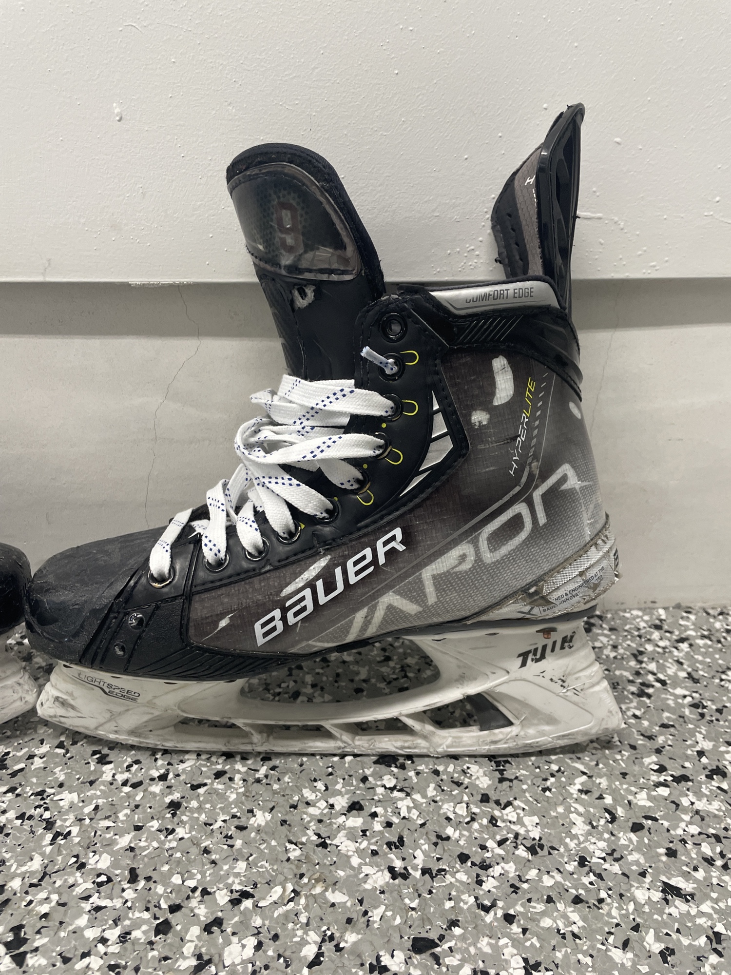 Bauer Pro stock custom Hyperlite Skates SidelineSwap
