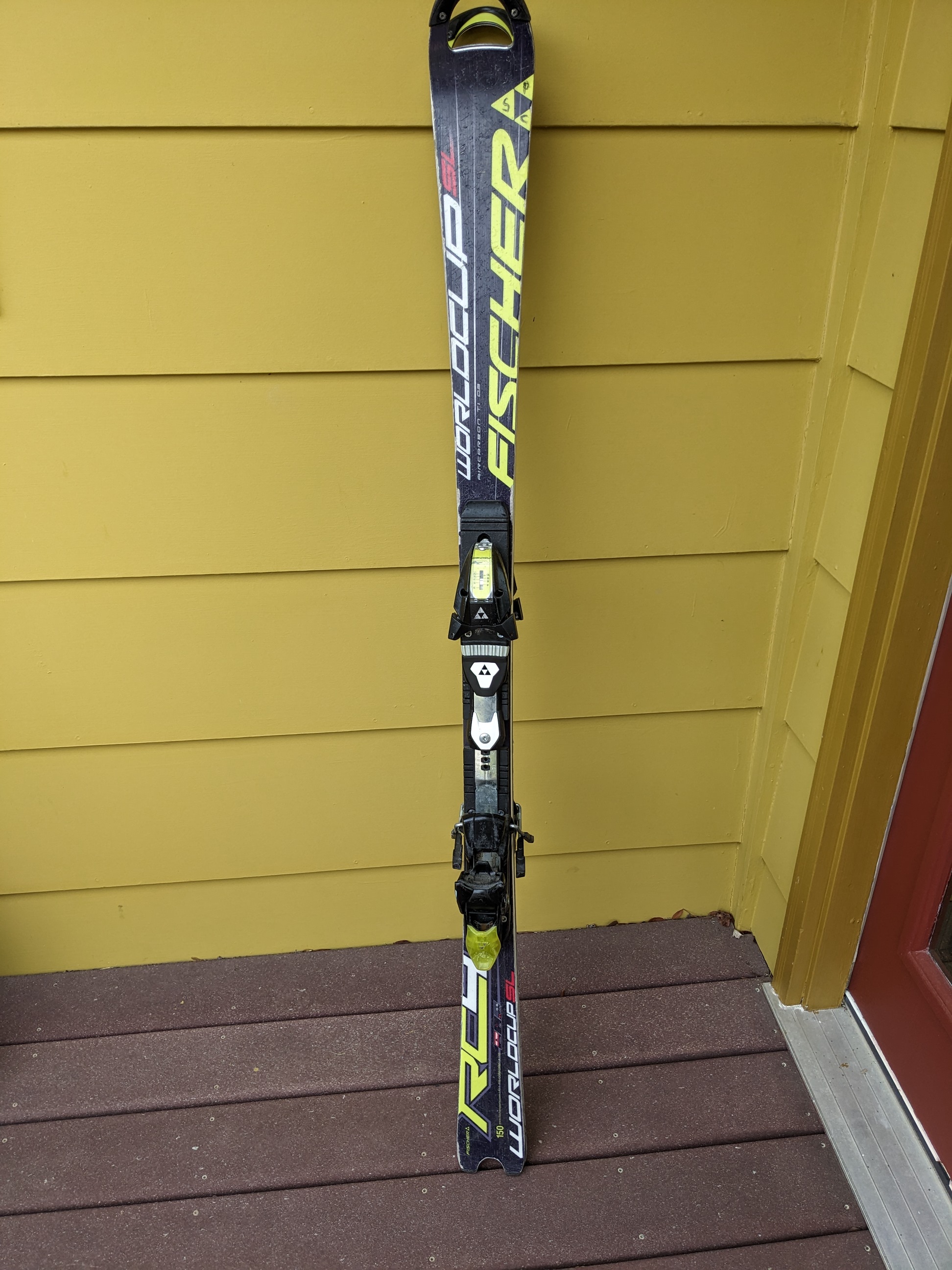 Very Used Fischer 150 cm Slalom Skis SidelineSwap